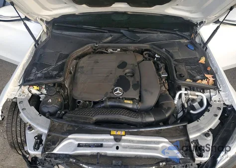 2020 Mercedes-Benz C 300 4Matic z USA, uszkodzony, nr VIN 55SWF8EB8LU325615